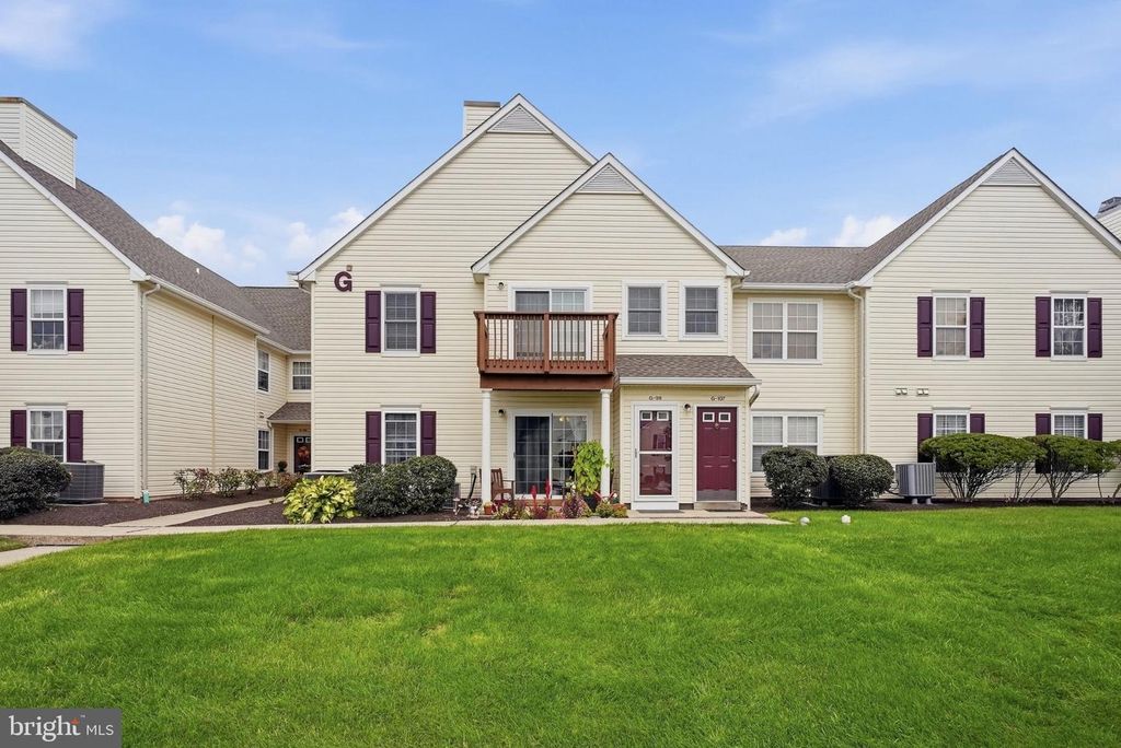 99 HORSESHOE DR, QUAKERTOWN, PA 18951 — exterior