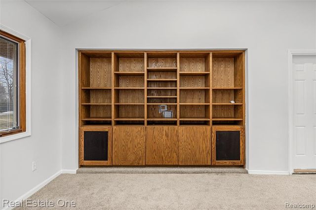 2360 Pineview, West Bloomfield, MI 48324