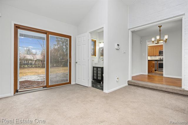 2360 Pineview, West Bloomfield, MI 48324