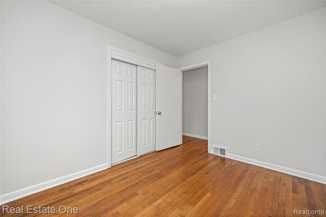 2360 Pineview, West Bloomfield, MI 48324