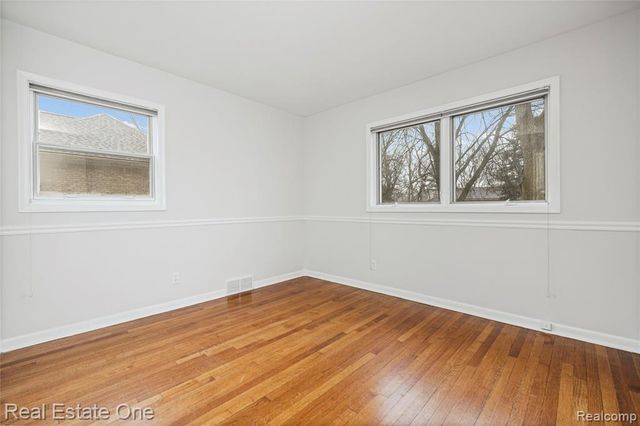 2360 Pineview, West Bloomfield, MI 48324