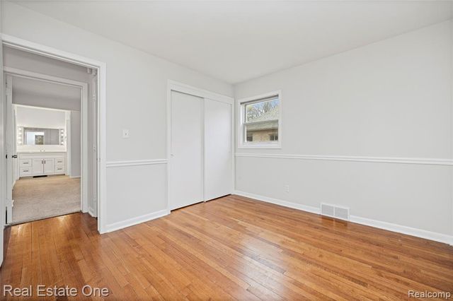 2360 Pineview, West Bloomfield, MI 48324