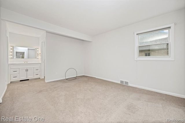 2360 Pineview, West Bloomfield, MI 48324