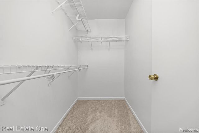 2360 Pineview, West Bloomfield, MI 48324