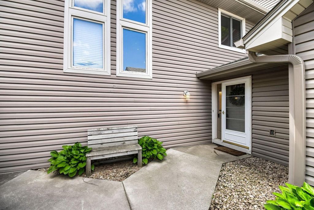 8862 Cottonwood Lane N, Maple Grove, MN 55369 — photo 2