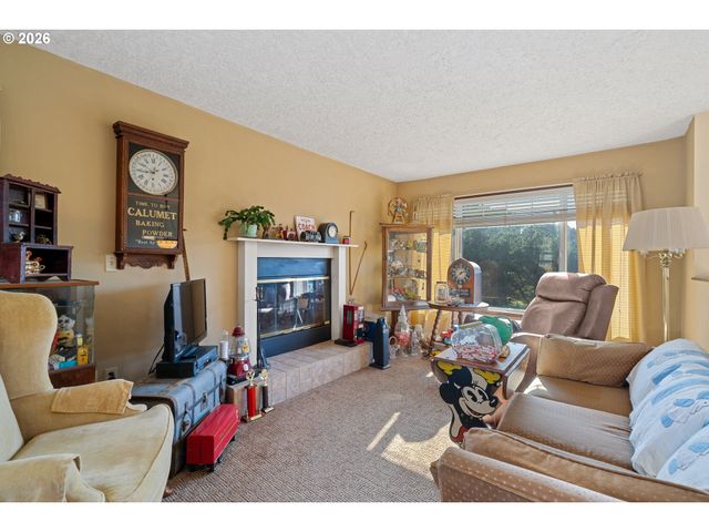 5750 HOLLY Ave, Cloverdale, OR 97112