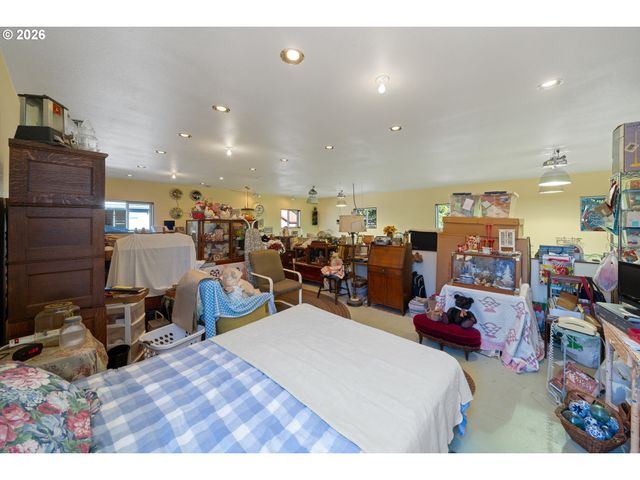 5750 HOLLY Ave, Cloverdale, OR 97112