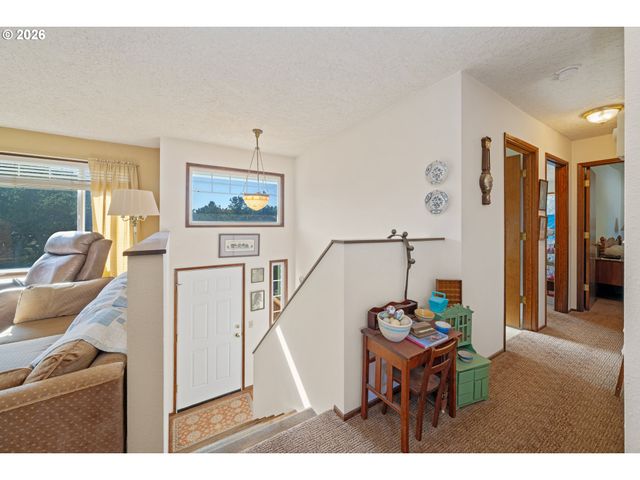 5750 HOLLY Ave, Cloverdale, OR 97112