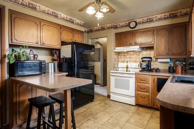 6408 N 1st Street, Loves Park, IL 61111