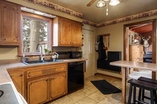 6408 N 1st Street, Loves Park, IL 61111