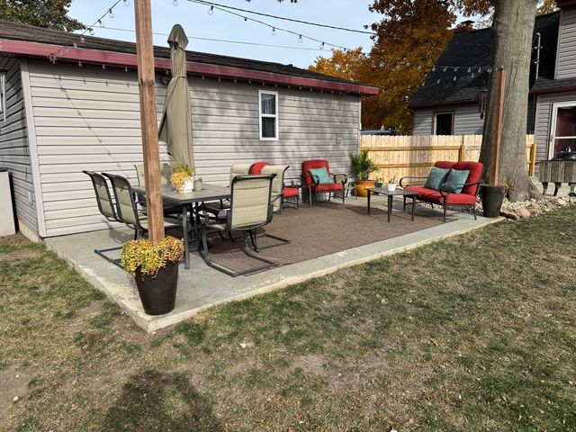 6408 N 1st Street, Loves Park, IL 61111