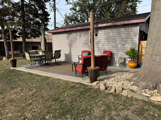 6408 N 1st Street, Loves Park, IL 61111