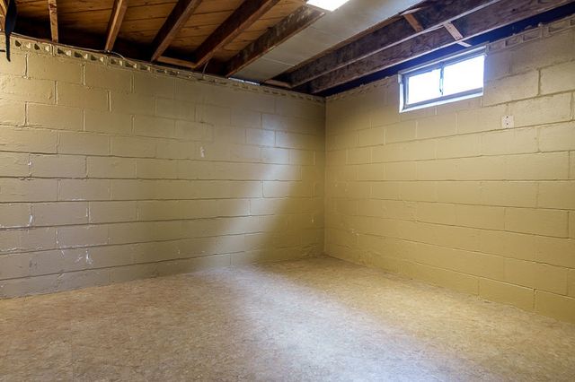 6408 N 1st Street, Loves Park, IL 61111