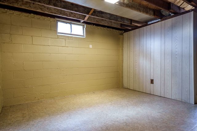 6408 N 1st Street, Loves Park, IL 61111