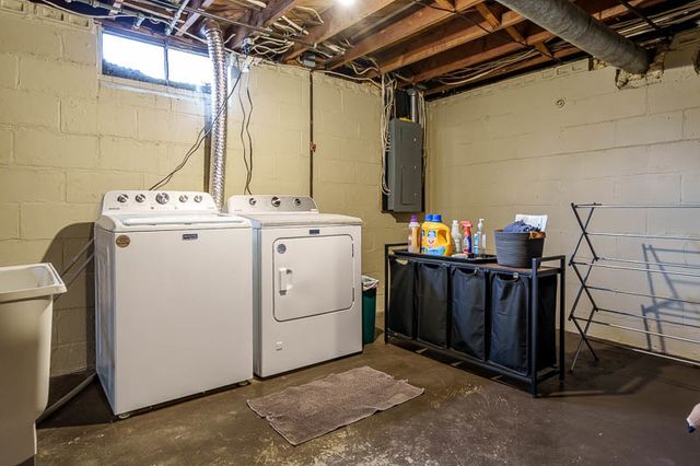 6408 N 1st Street, Loves Park, IL 61111