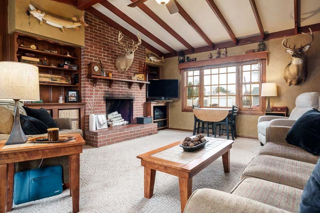 6408 N 1st Street, Loves Park, IL 61111