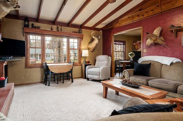 6408 N 1st Street, Loves Park, IL 61111