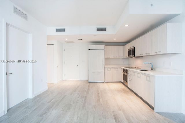 55 SW 9th St 1907, Miami, FL 33130