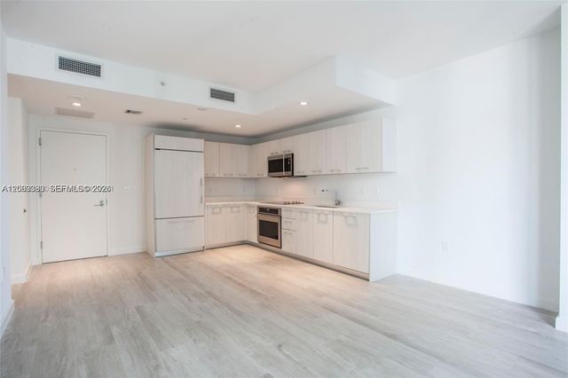 55 SW 9th St 1907, Miami, FL 33130