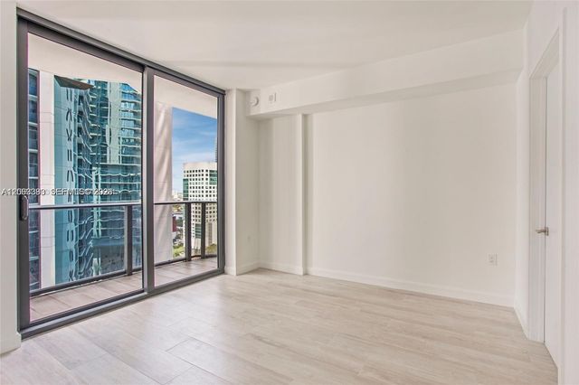 55 SW 9th St 1907, Miami, FL 33130
