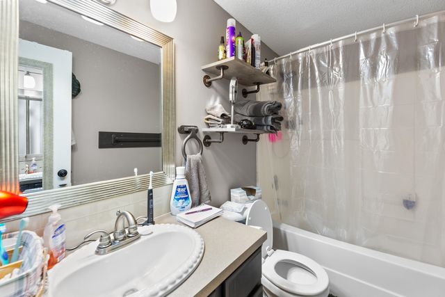 600 Laramie Cir, Maize, KS 67101