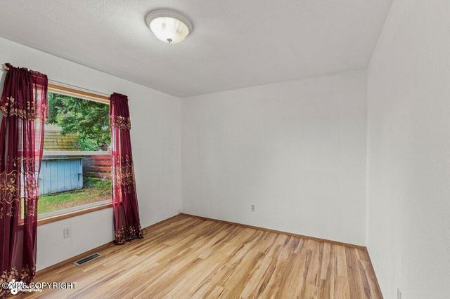 820 Dogwood Street, Anchorage, AK 99501