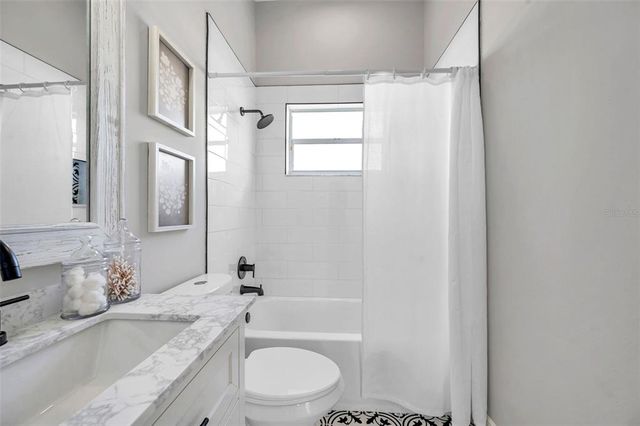 3720 72ND AVENUE CIRCLE E, Sarasota, FL 34243