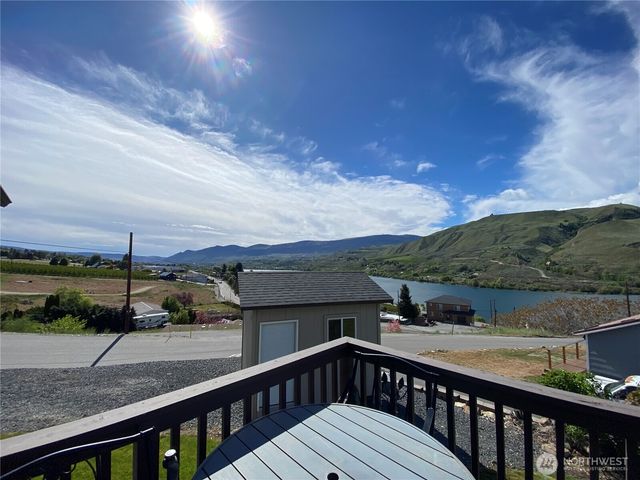 986 Highline Drive, East Wenatchee, WA 98802