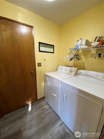 986 Highline Drive, East Wenatchee, WA 98802