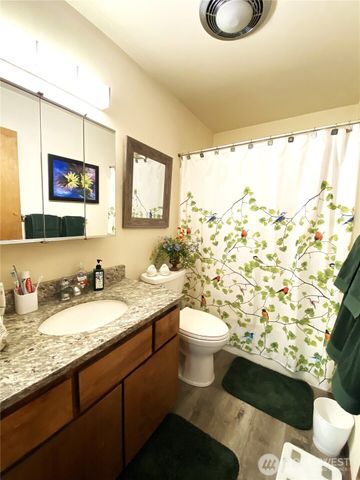 986 Highline Drive, East Wenatchee, WA 98802