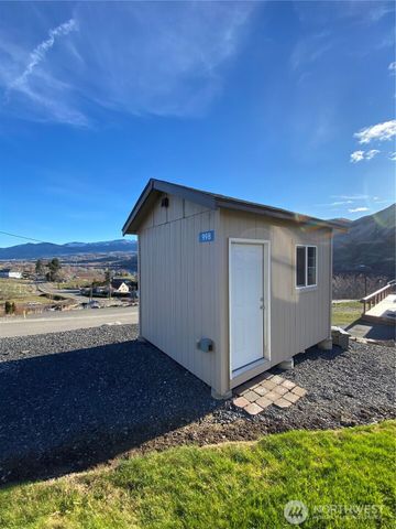 986 Highline Drive, East Wenatchee, WA 98802