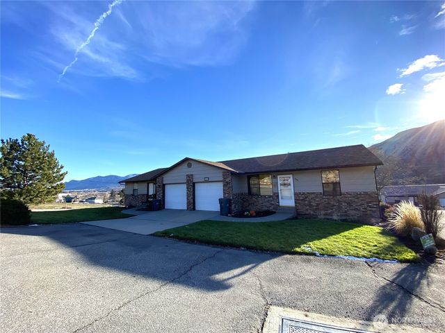 986 Highline Drive, East Wenatchee, WA 98802