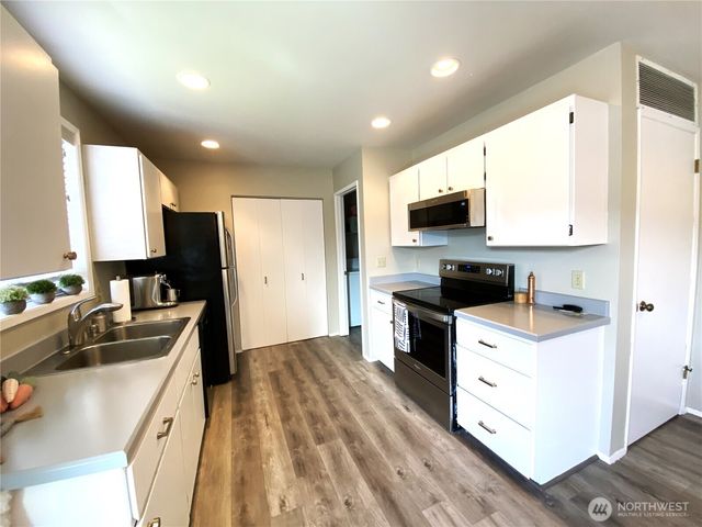 986 Highline Drive, East Wenatchee, WA 98802