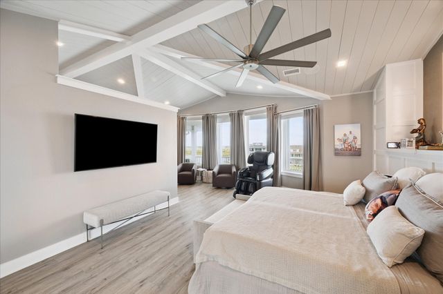 63 Water Key Key, Hitchcock, TX 77563