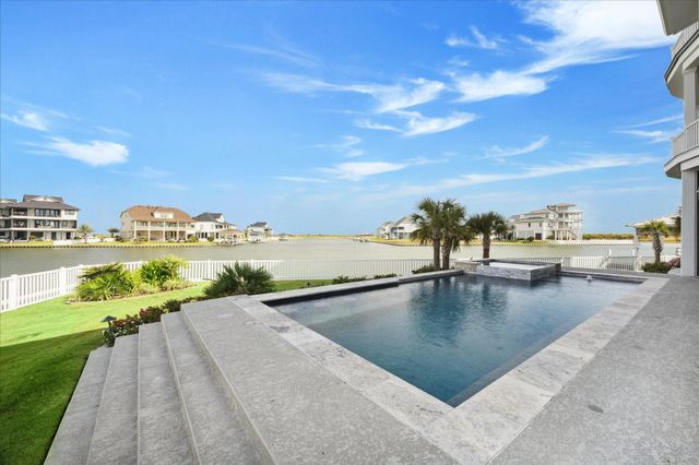 63 Water Key Key, Hitchcock, TX 77563