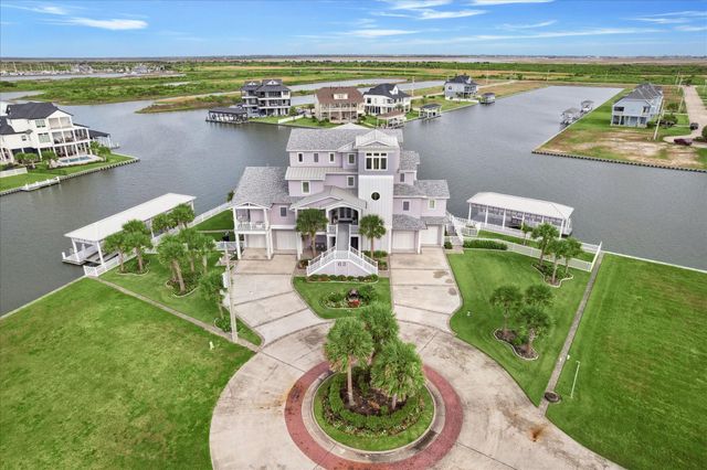 63 Water Key Key, Hitchcock, TX 77563