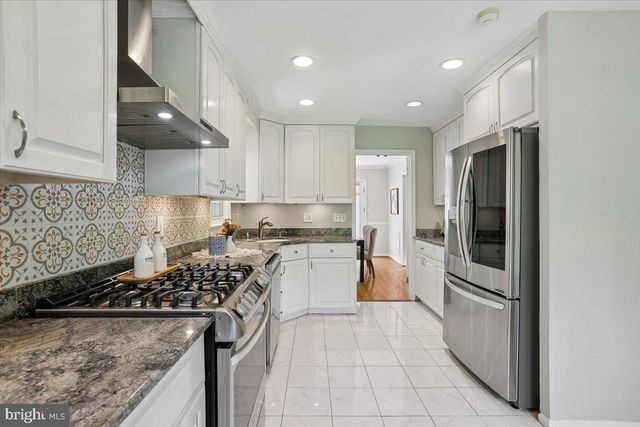 11427 BEDFORDSHIRE AVE, Potomac, MD 20854