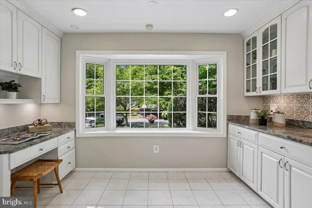 Image 14 of property listing at 11427 BEDFORDSHIRE AVE, Potomac, MD 20854