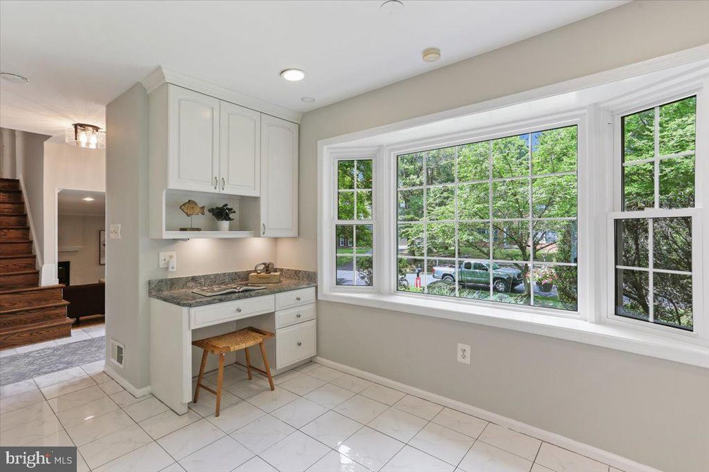Image 19 of property listing at 11427 BEDFORDSHIRE AVE, Potomac, MD 20854