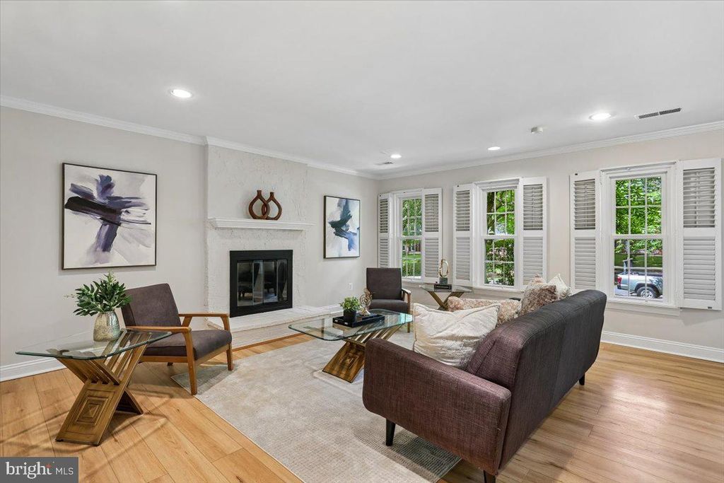 Image 21 of property listing at 11427 BEDFORDSHIRE AVE, Potomac, MD 20854