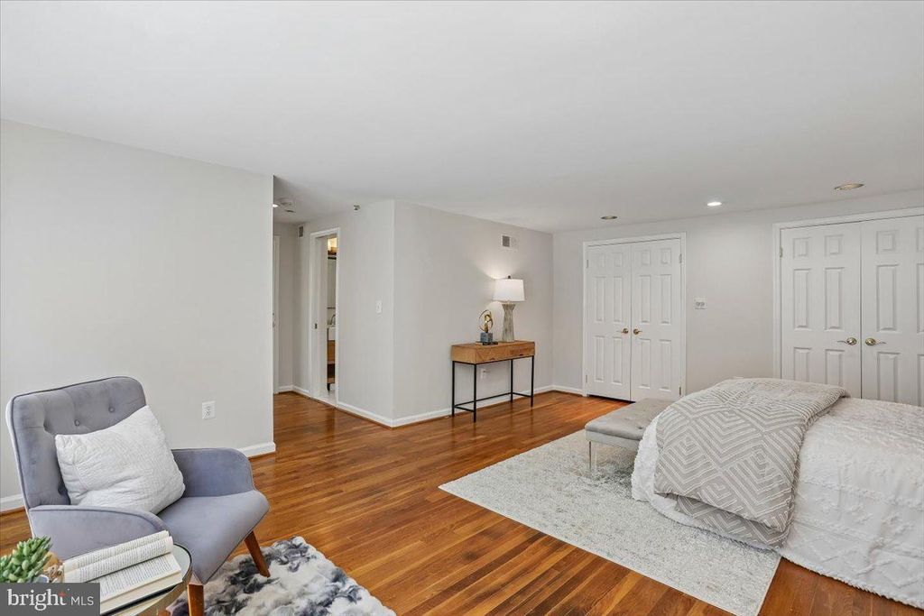 Image 32 of property listing at 11427 BEDFORDSHIRE AVE, Potomac, MD 20854