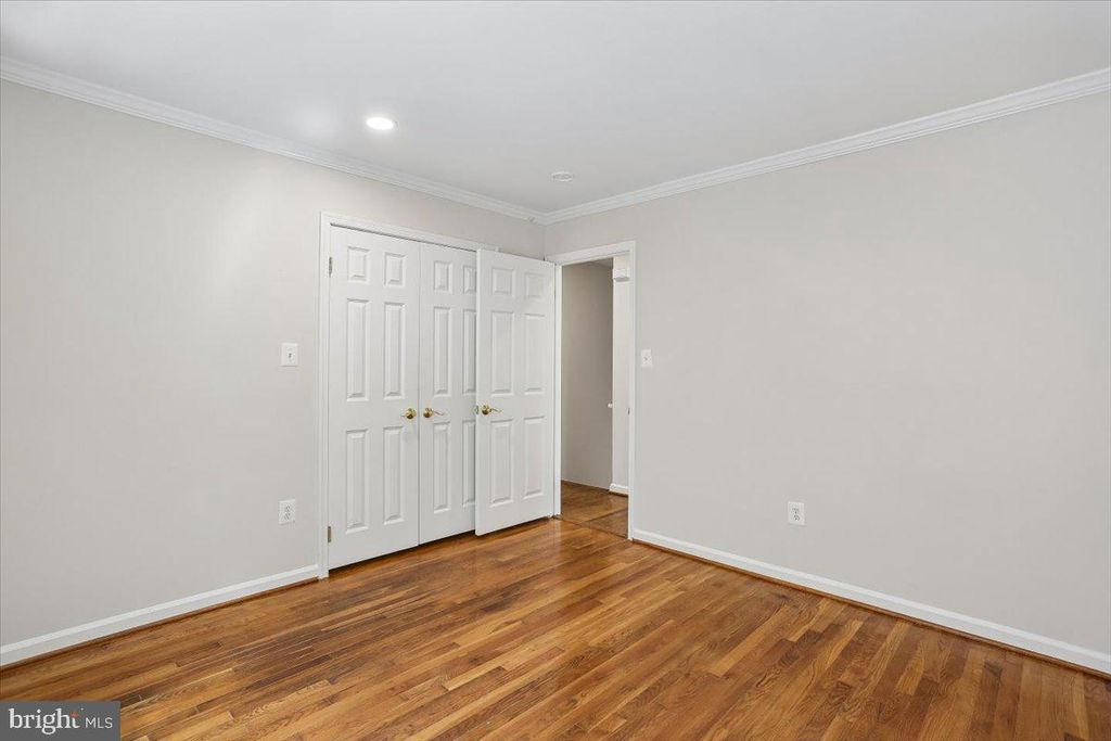 Image 52 of property listing at 11427 BEDFORDSHIRE AVE, Potomac, MD 20854