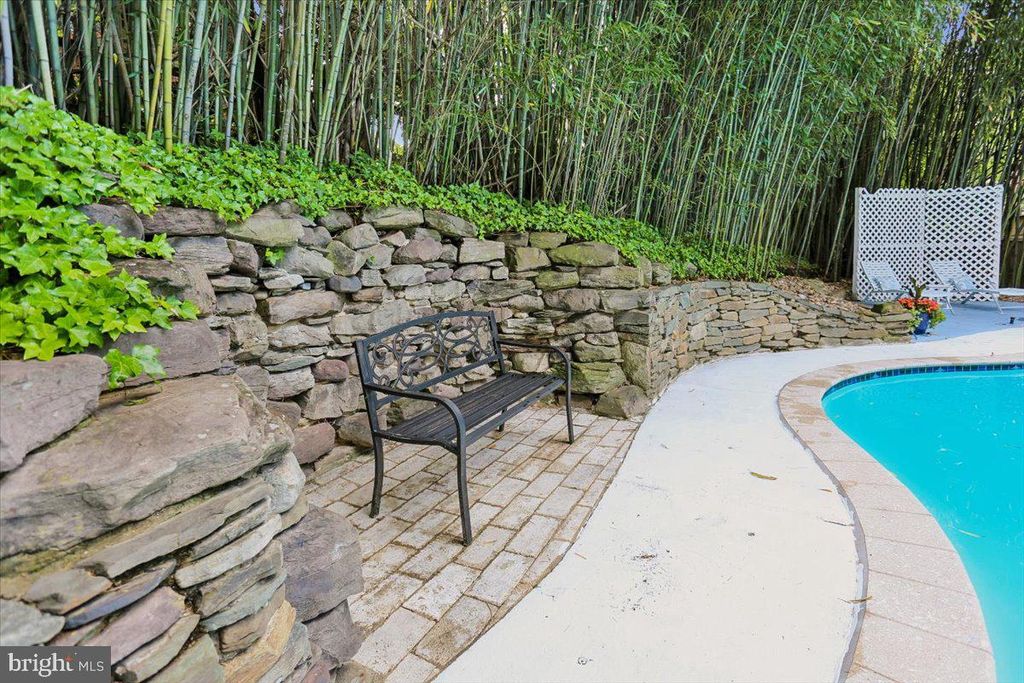 Image 64 of property listing at 11427 BEDFORDSHIRE AVE, Potomac, MD 20854