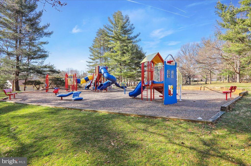 Image 92 of property listing at 11427 BEDFORDSHIRE AVE, Potomac, MD 20854