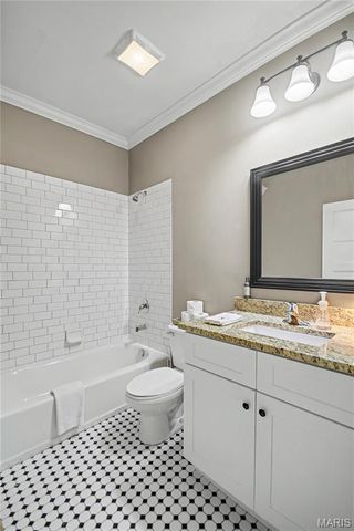 4137 Virginia Avenue, St Louis, MO 63118