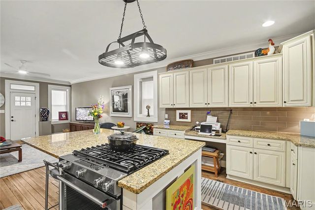 4137 Virginia Avenue, St Louis, MO 63118