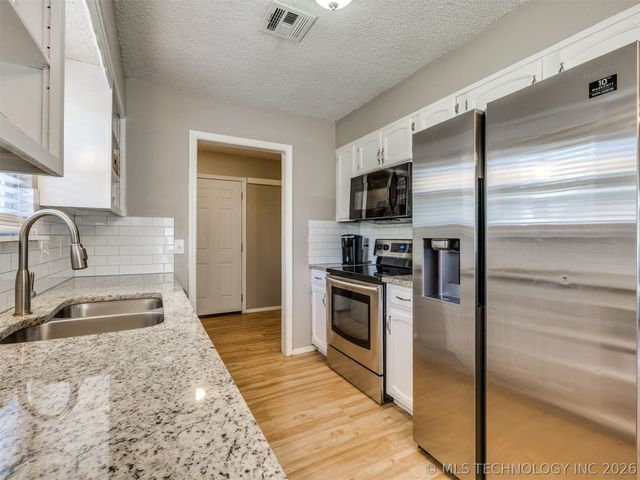 1105 W Durham Street, Broken Arrow, OK 74011