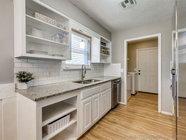 1105 W Durham Street, Broken Arrow, OK 74011