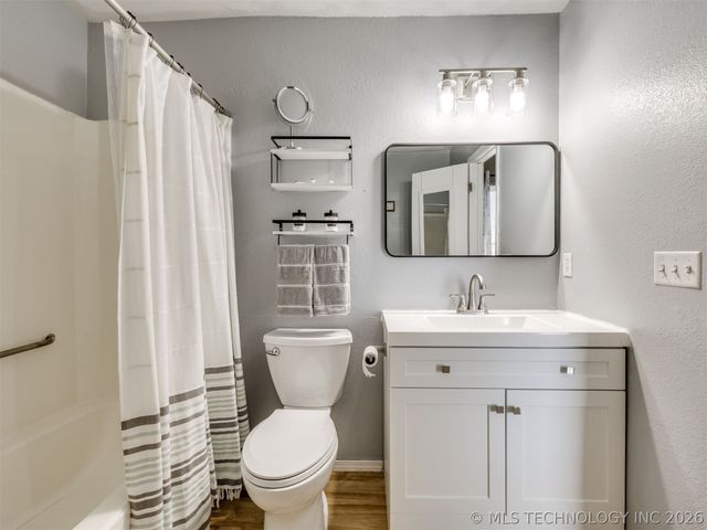 1105 W Durham Street, Broken Arrow, OK 74011