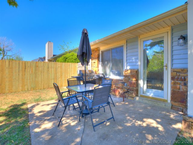 1105 W Durham Street, Broken Arrow, OK 74011